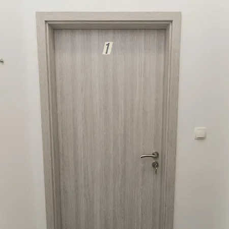 Peninsula Pensión 4*